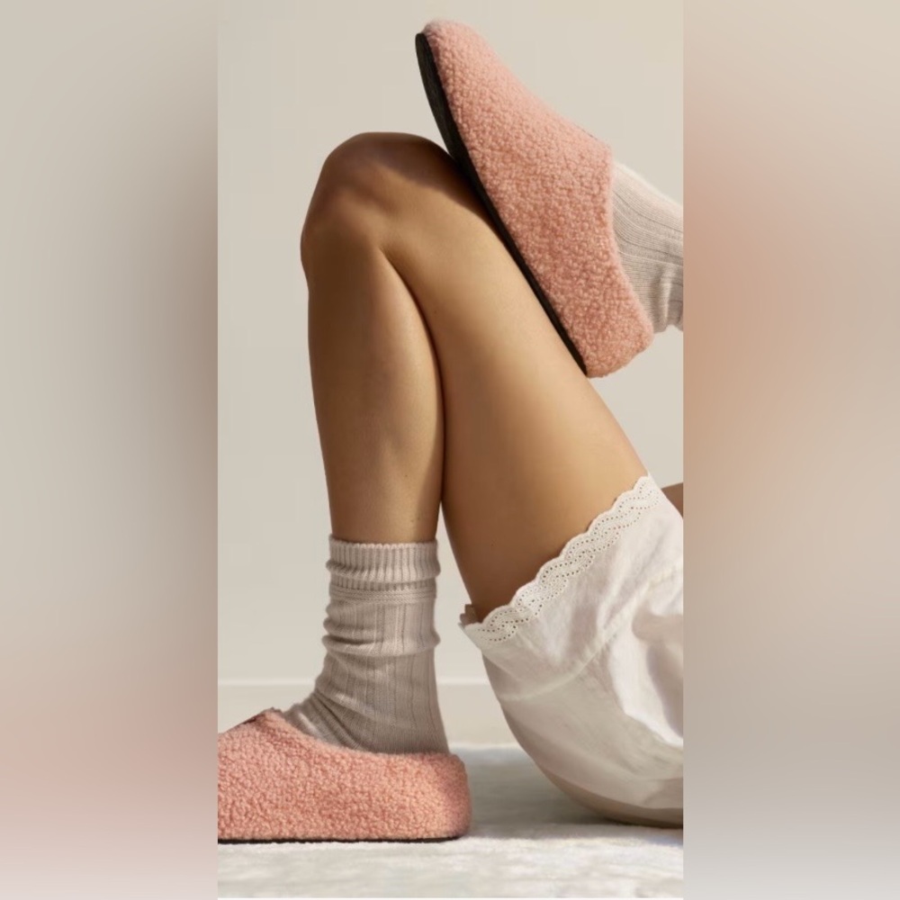 Bombas Soft Pink Fleece Slippers